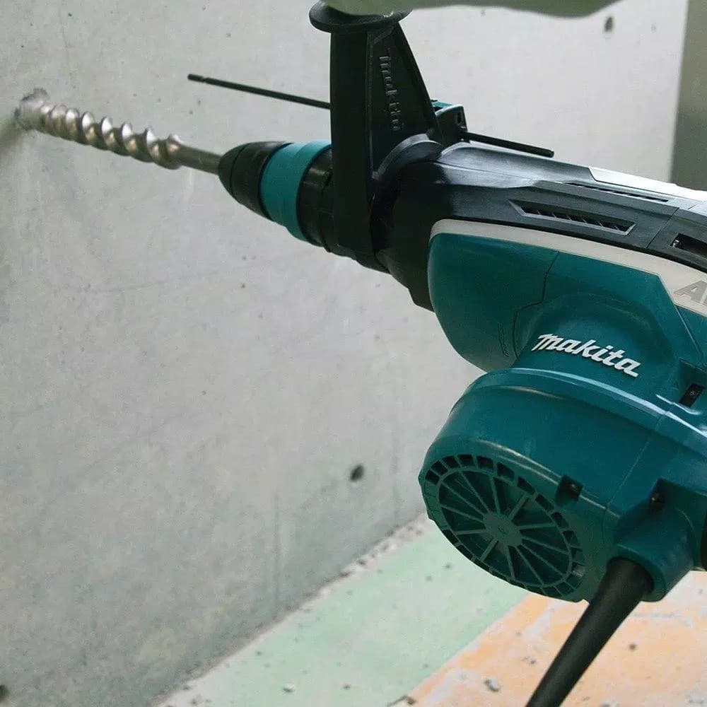 Makita 15 Amp SDS-MAX Rotary Hammer Drill with Anti-Vibration Technology (AVT) and Hard Case