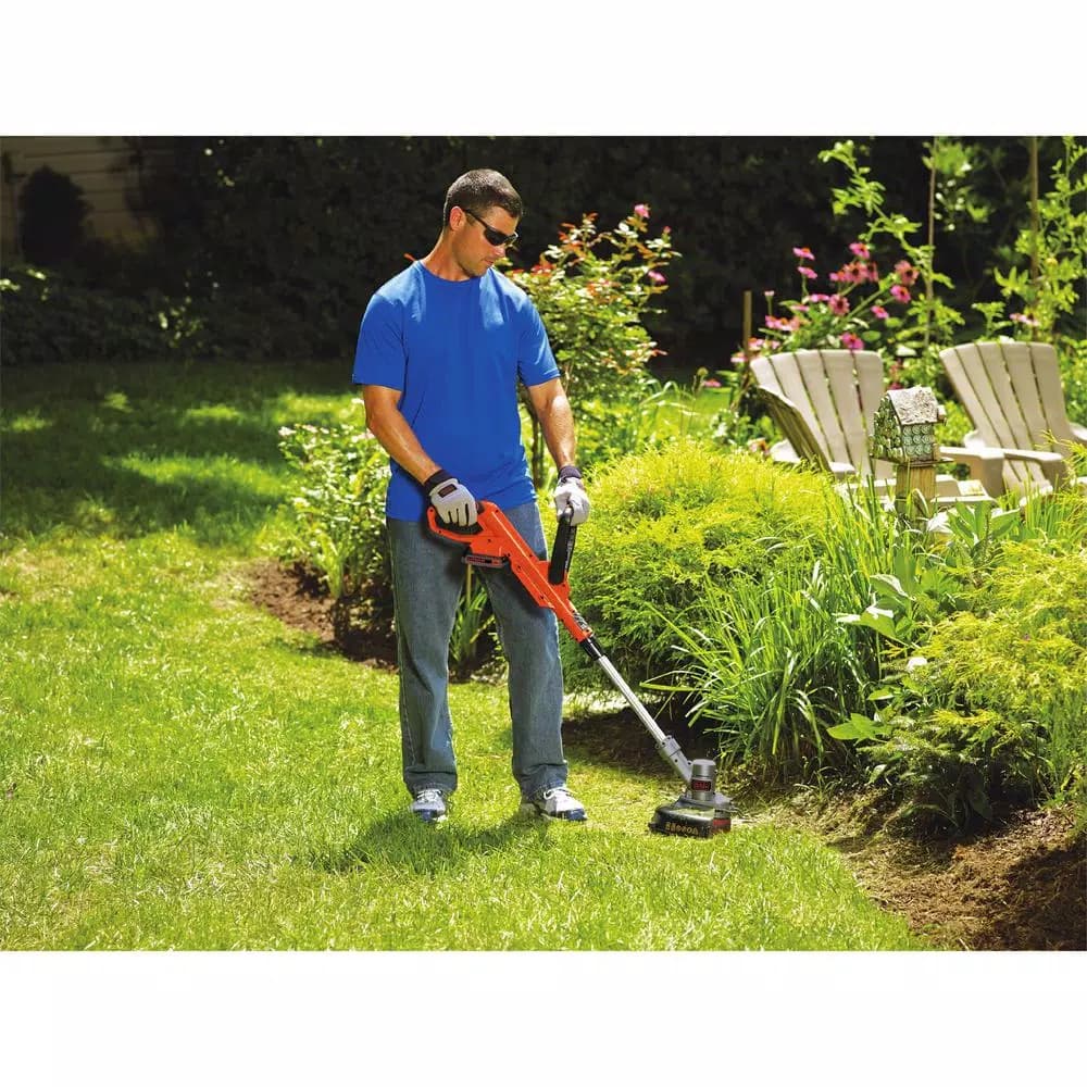 BLACK+DECKER 20V MAX Cordless 2-in-1 String Trimmer and Lawn Edger with Bonus 3-Pack Spools