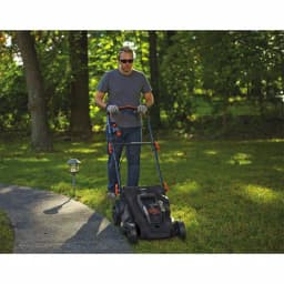 BLACK+DECKER 20 in. 40V MAX Cordless Walk Behind Push Lawn Mower with (2) 2.0 Ah Batteries and Charger thumbnail 2