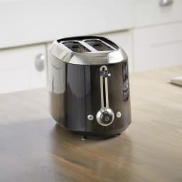 BLACK+DECKER 2-Slice Extra Wide Slot Toaster with Temperature Control, Black thumbnail 4
