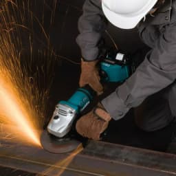 Makita 18V X2 LXT Brushless 7 in. Angle Grinder Kit w/ 5.0 Ah Batteries, Charger, Dust Shroud & Diamond Wheel thumbnail 10