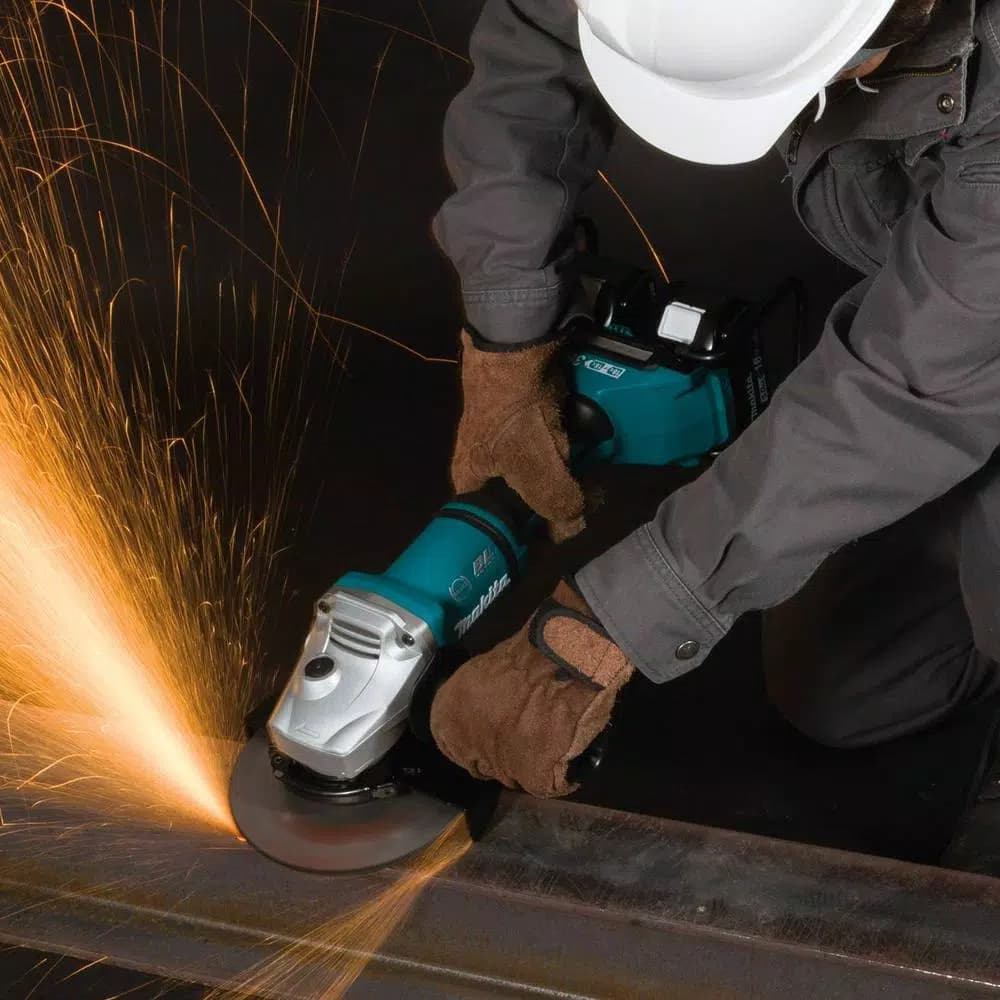 Makita 18V X2 LXT Brushless 7 in. Angle Grinder Kit w/ 5.0 Ah Batteries, Charger, Dust Shroud & Diamond Wheel