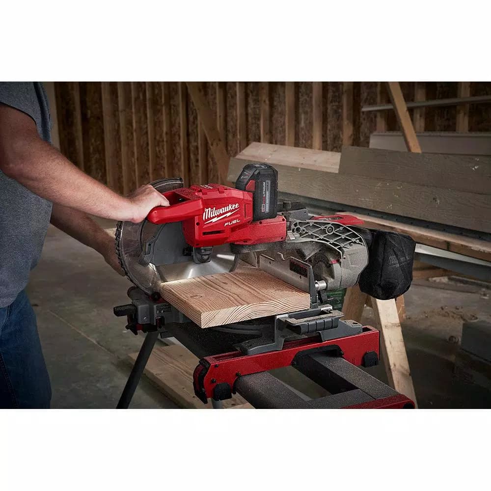 Milwaukee M18 FUEL 10 in. Dual Bevel Sliding Compound Miter Saw Kit with 8.0 Ah Battery
