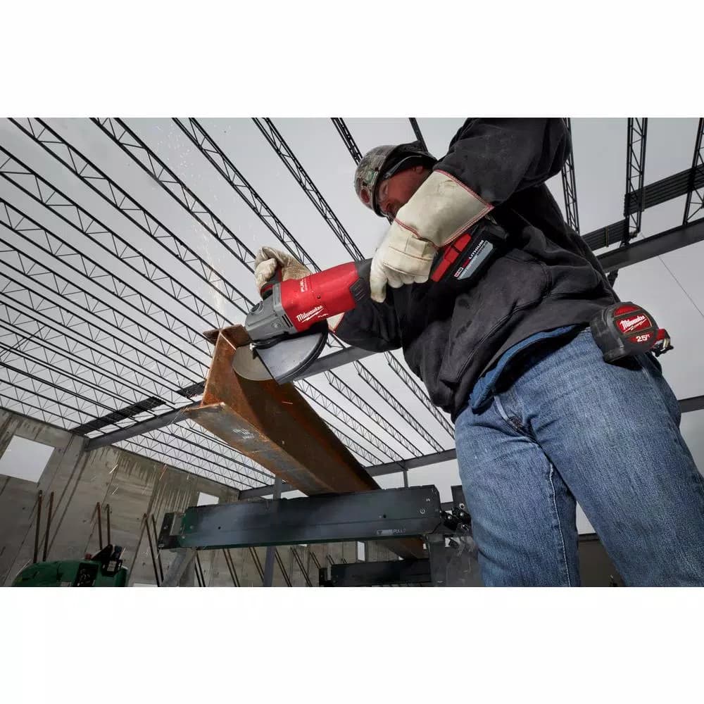 Milwaukee M18 FUEL 7/9 in. Brushless Cordless Large Angle Grinder Kit w/ (2) 12.0 Ah Batteries & Rapid Charger