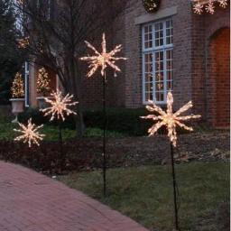 HOLIDYNAMICS HOLIDAY LIGHTING SOLUTIONS Adjustable Metal Outdoor Holiday Yard Stake Stand with Dual Hooks thumbnail 2
