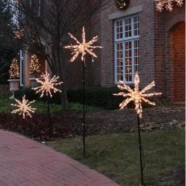 HOLIDYNAMICS HOLIDAY LIGHTING SOLUTIONS Adjustable Metal Outdoor Holiday Yard Stake Stand with Dual Hooks