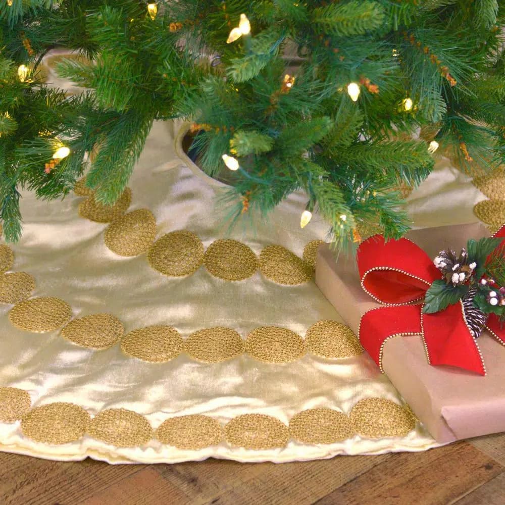 VHC Brands Creme Memories 48 in. Vanilla Velvet Christmas Tree Skirt with Gold Trim