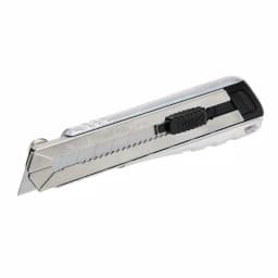 Stanley Xtreme 25 mm Snap-Off Ratcheting Knife with Die-Cast Metal Handle thumbnail 2