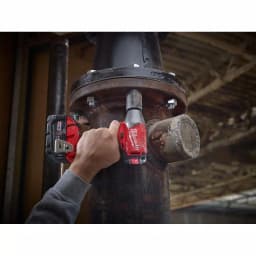 Milwaukee M18 FUEL 1/2 in. Compact Impact Wrench Kit with 9-Piece SHOCKWAVE Socket Set thumbnail 7