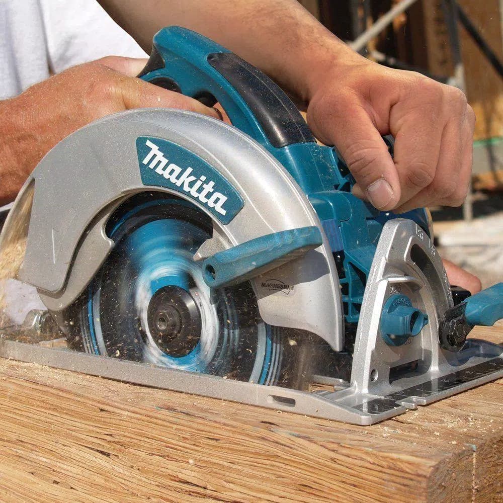 Makita 5007MG 7-1/4 in. 15 Amp Corded Magnesium Circular Saw with LED Light and Hard Case