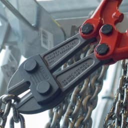 Knipex 18-1/4 in. Large Bolt Cutters with Multi-Component Comfort Grip, 48 HRC Forged Steel thumbnail 3