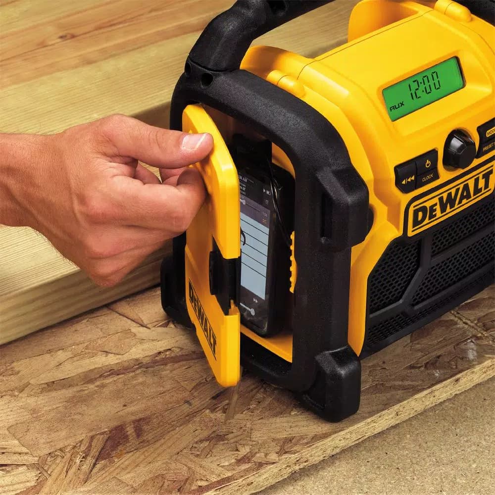 DEWALT FLEXVOLT 60V MAX Cordless Brushless Reciprocating Saw Kit with 6.0Ah Battery & Worksite Radio
