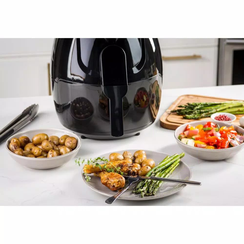 Modernhome 5.8 Qt. Digital Air Fryer, 1700W Family-Sized Air Fryer with Recipe Book, Black