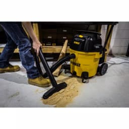 DEWALT 14 Gal. Poly Wet/Dry Vacuum, 6 Peak HP, 120V thumbnail 7