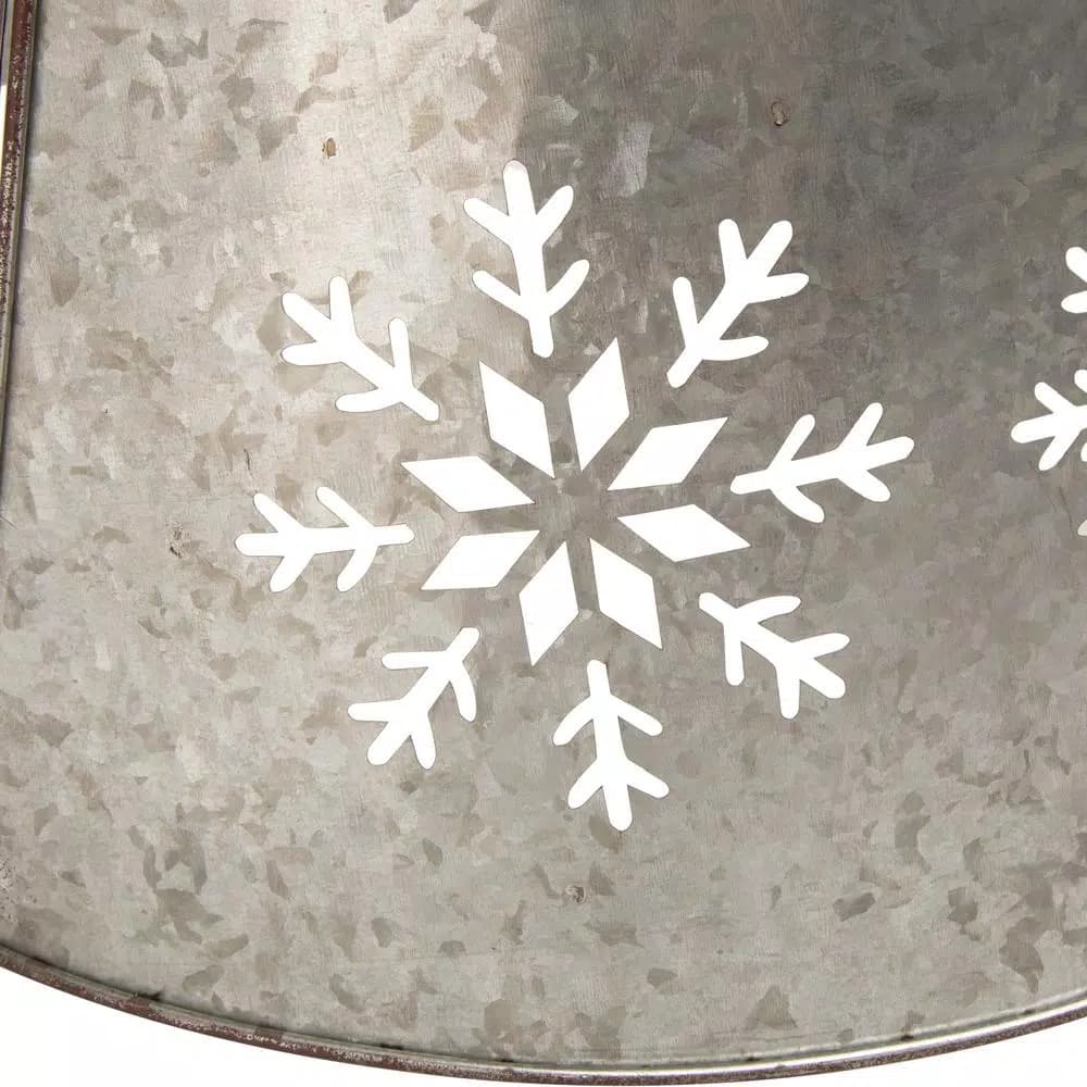 Glitzhome 21.65 in. Snowflake Diecut Metal Tree Collar with Light String