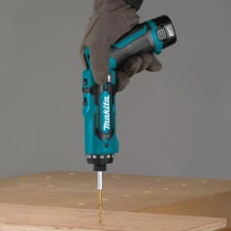 Makita 7.2V Lithium-Ion Cordless 1/4 in. Hex Driver-Drill Kit with Auto-Stop Clutch thumbnail 9