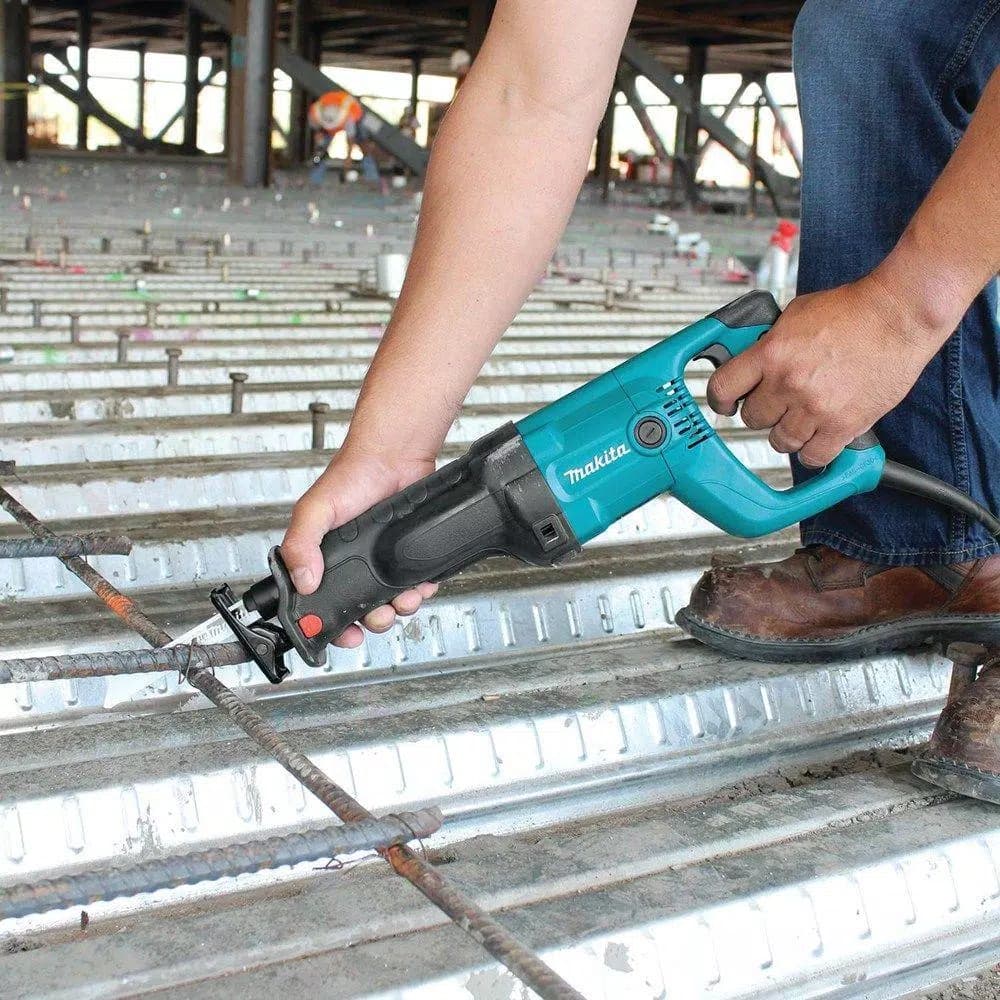 Makita 11 Amp Corded Variable Speed Reciprocating Saw with Hard Case