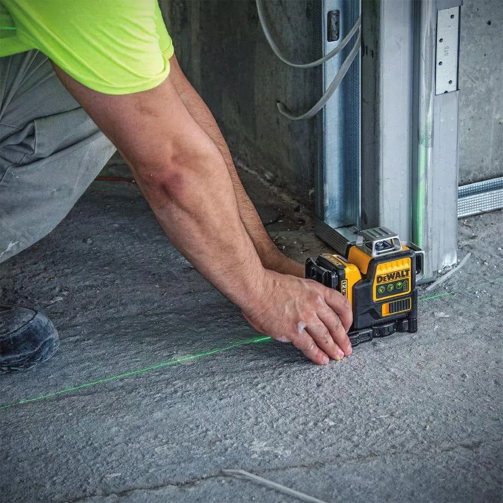 DeWalt 12V MAX Green 360 Degree 3-Beam Self-Leveling Laser Level Kit with 2.0Ah Battery, Charger & Case