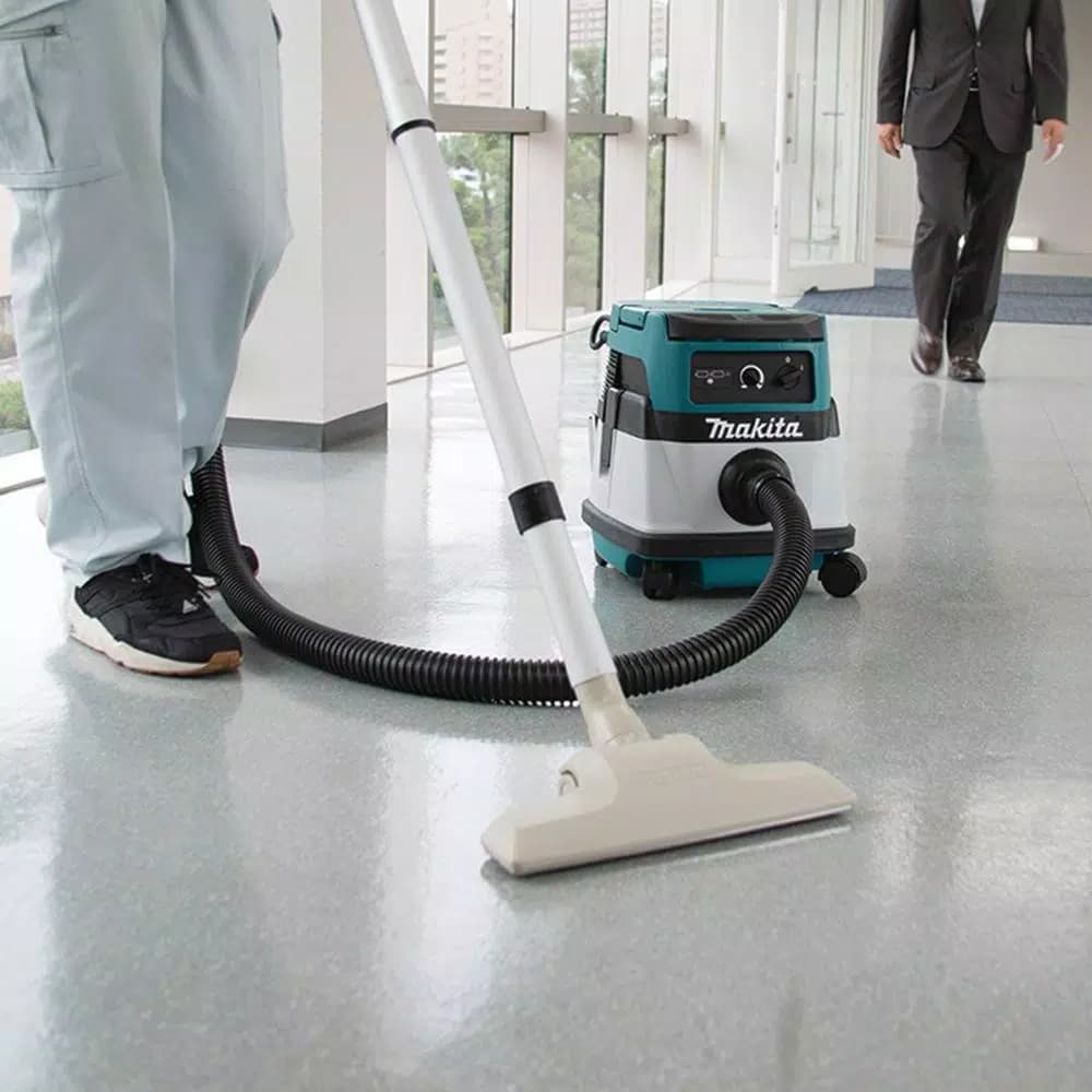 Makita 18V X2 LXT Cordless/Corded 2.1 Gallon Dry Vacuum (Tool Only)