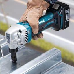 Makita 18V LXT Cordless 16-Gauge Nibbler Tool Only (XNJ01Z) thumbnail 5