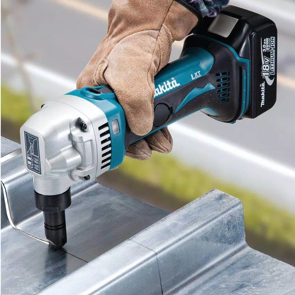 Makita 18V LXT Cordless 16-Gauge Nibbler Tool Only (XNJ01Z)