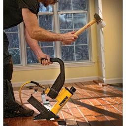 DEWALT Pneumatic 15.5-Gauge Hardwood Flooring Stapler with Mallet and Base Plates thumbnail 5