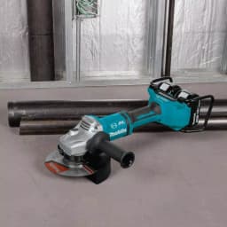 Makita 18V LXT Brushless 4-1/2" Angle Grinder Kit with (2) 5.0Ah Batteries and Charger thumbnail 6