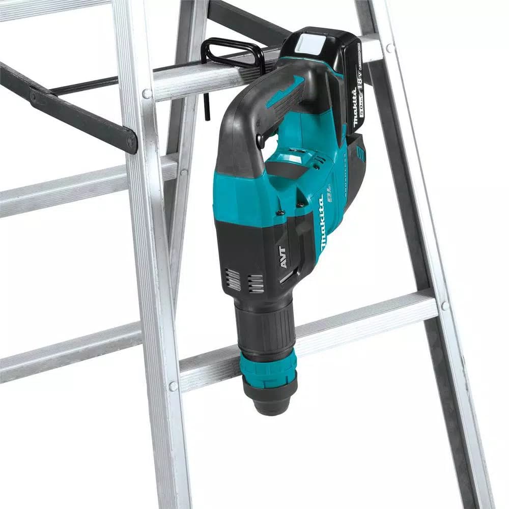 Makita 18V LXT Brushless Cordless AVT Power Scraper Kit with 5.0 Ah Batteries and Charger