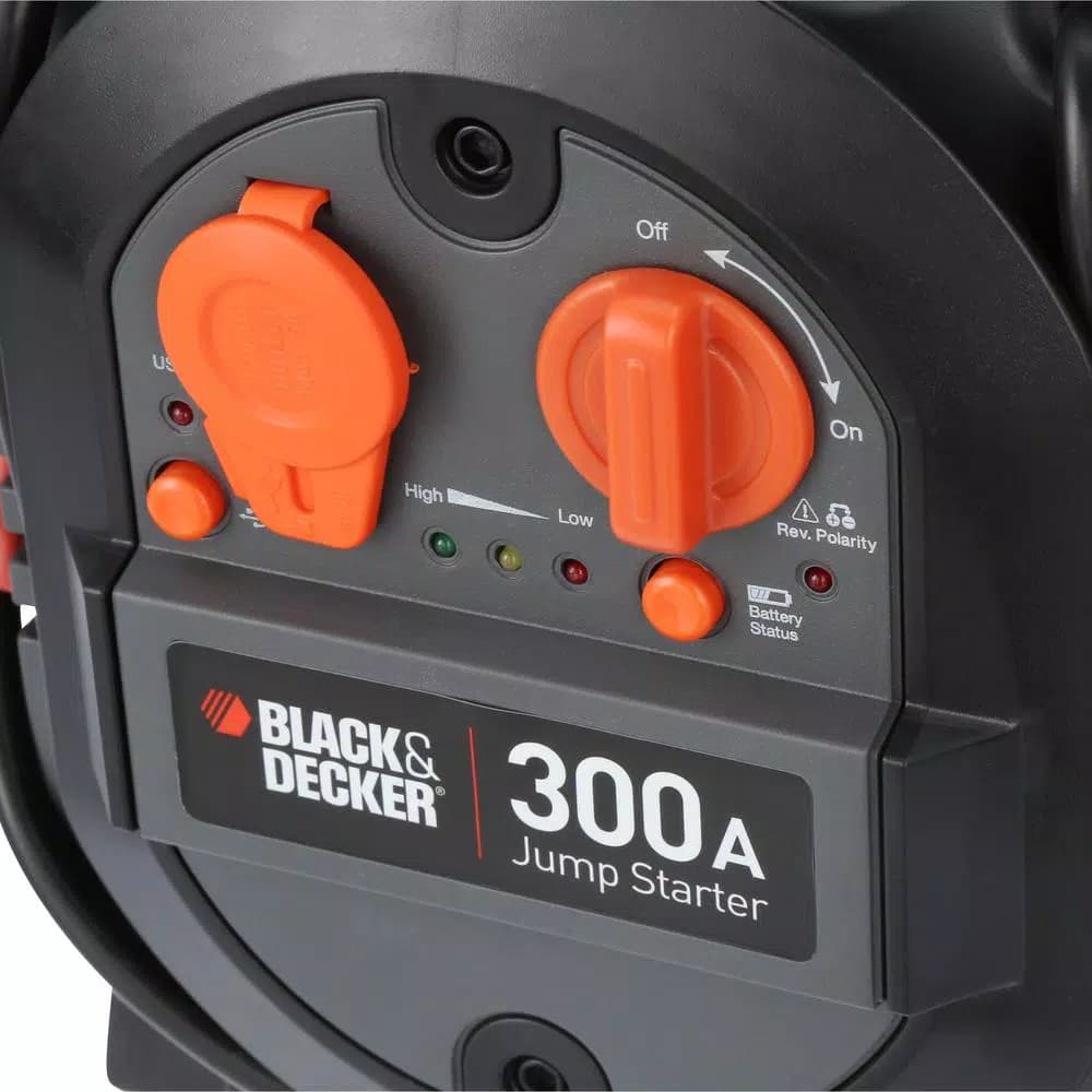 BLACK+DECKER BLACK + DECKER J312B 600 Peak Amp Portable Jump Starter with LED Worklight