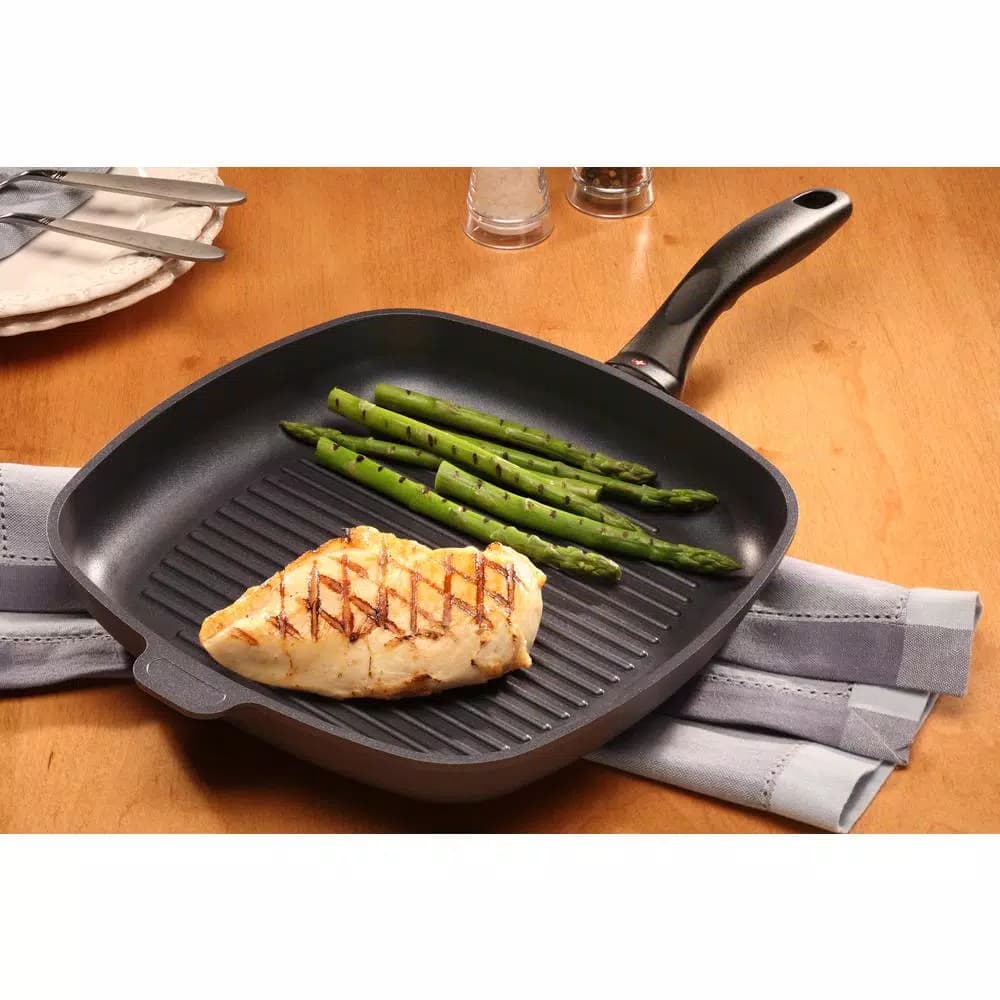 Swiss Diamond Classic Series 12 in. Cast Aluminum Nonstick Square Grill Pan, Gray