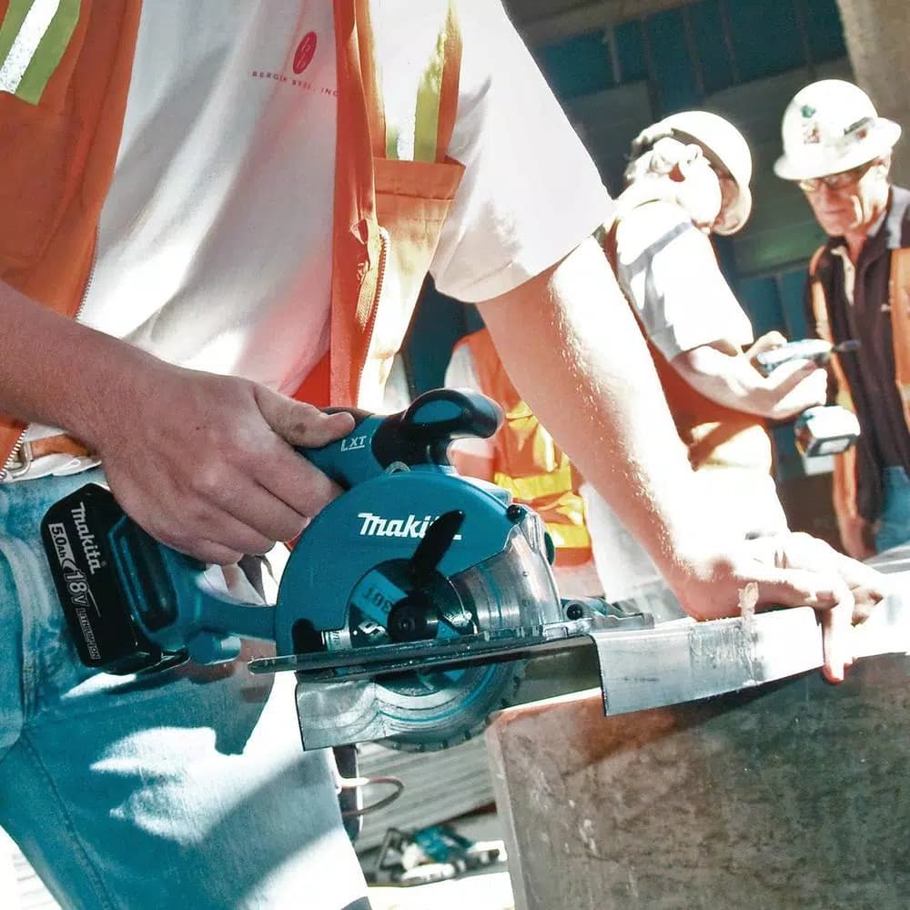 Makita 18V LXT Cordless 5-3/8 in. Metal Cutting Circular Saw Kit with 2 5.0Ah Batteries and Charger