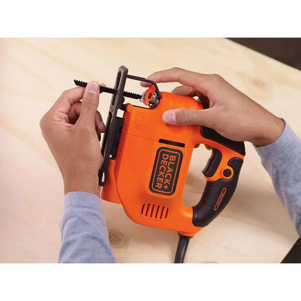 BLACK+DECKER 4.5 Amp Corded Jig Saw with Variable Speed and Quick-Clamp