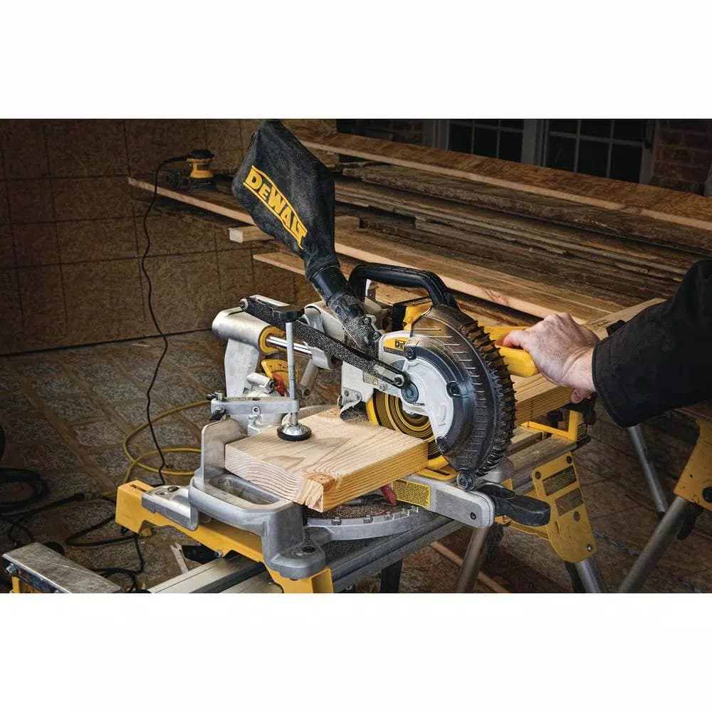DEWALT 20V MAX Cordless 7-1/4 in. Sliding Compound Miter Saw Combo Kit with 4.0 Ah Battery & Bonus Cordless Jigsaw