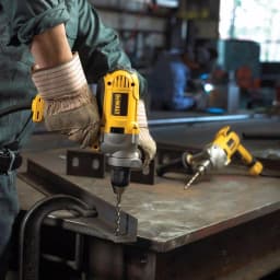 DEWALT DWD215G 1/2 in. 10 Amp Variable Speed Corded Drill with Keyless Chuck thumbnail 5