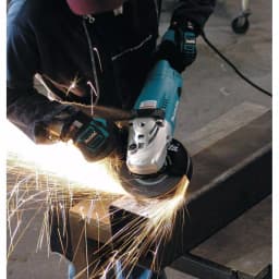 Makita 7 in. Corded Angle Grinder, 15 Amp, 6000 RPM with Grinding Wheel and Side Handle thumbnail 13