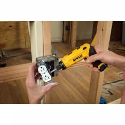DEWALT 8V MAX Cordless Gyroscopic Screwdriver Kit with 1.0 Ah Battery, Charger & Bag thumbnail 11