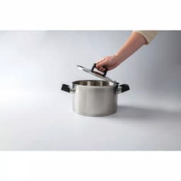 BergHOFF Ron 6.8 Qt. Stainless Steel Stock Pot with Lid, Induction Compatible thumbnail 4