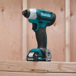 Makita 12V MAX CXT Cordless 3/8 in. Drill and Impact Driver Combo Kit with (2) 1.5Ah Batteries, Charger, and Bag thumbnail 7
