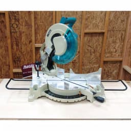 Makita 12 in. 15 Amp Corded Single-Bevel Compound Miter Saw with 40T Carbide Blade thumbnail 4