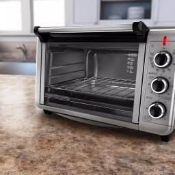 BLACK+DECKER 1500W 6-Slice Stainless Steel Convection Toaster Oven with Broiler Pan thumbnail 2