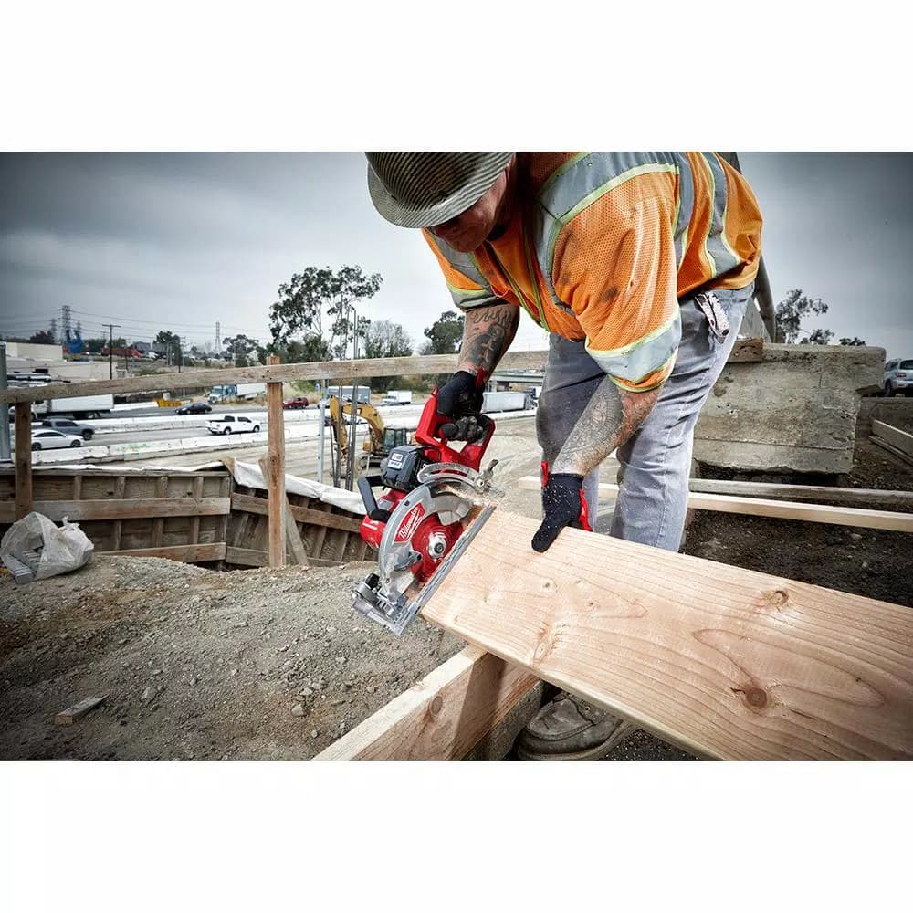 Milwaukee M18 FUEL 7-1/4 in. Rear Handle Circular Saw (Tool-Only)