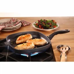 Swiss Diamond Classic Series 11 in. Nonstick Square Cast Aluminum Induction Frying Pan, Gray thumbnail 2