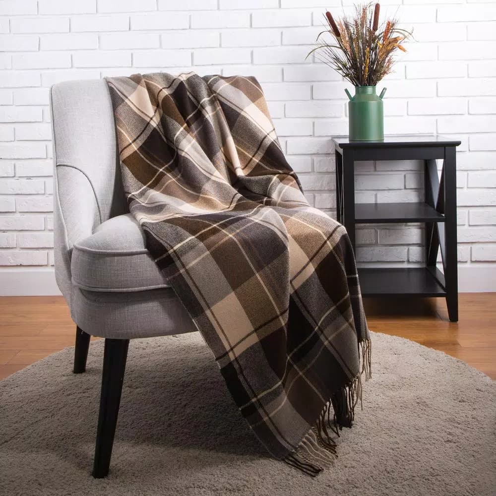 Glitzhome 50 in. x 60 in. Woven Plaid Throw Blanket with Decorative Fringe