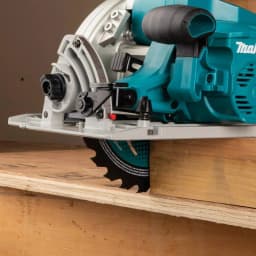 Makita 18V X2 LXT Brushless 7-1/4 in. Circular Saw Kit (36V) with 2 5.0Ah Batteries and Charger thumbnail 5