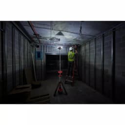 Milwaukee M18 ROCKET LED Tower Light/Charger Kit with 9.0 Ah Battery thumbnail 8