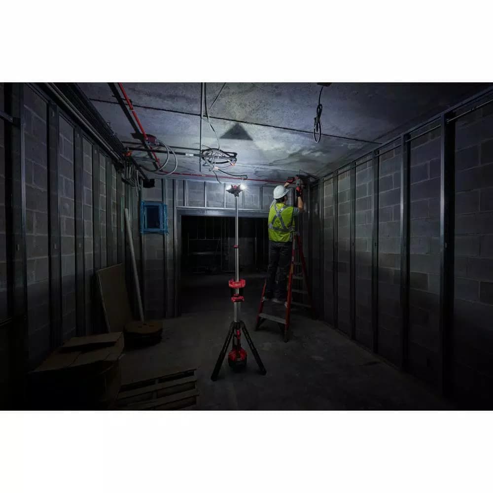 Milwaukee M18 ROCKET LED Tower Light/Charger Kit with 9.0 Ah Battery