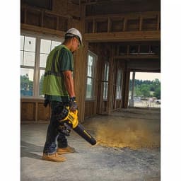 DEWALT 20V MAX Cordless Hedge Trimmer Kit with 5.0 Ah Battery, Charger, and Bonus Handheld Leaf Blower thumbnail 2