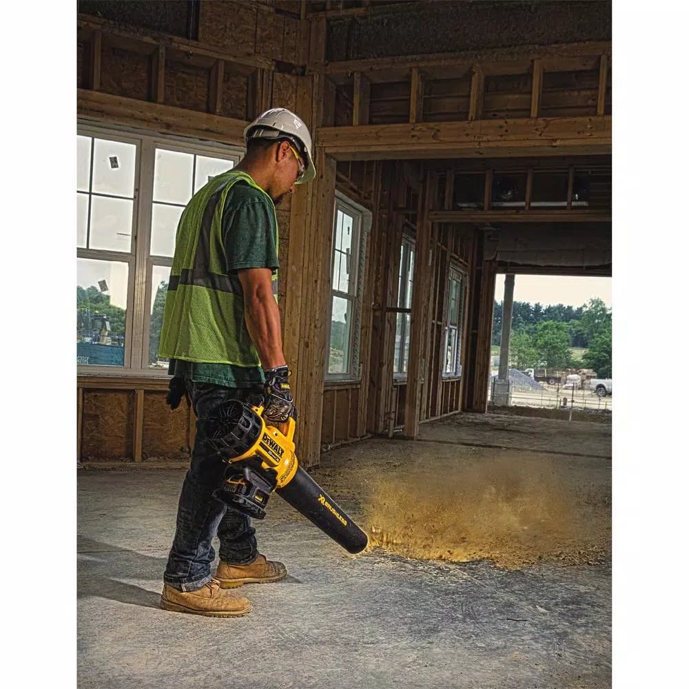 DEWALT 20V MAX Cordless Hedge Trimmer Kit with 5.0 Ah Battery, Charger, and Bonus Handheld Leaf Blower