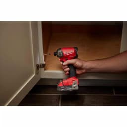 Milwaukee M18 FUEL SURGE 1/4 in. Hex Hydraulic Impact Driver Kit w/ (2) 2.0 Ah Batteries & Charger thumbnail 8