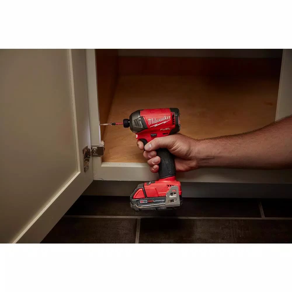 Milwaukee M18 FUEL SURGE 1/4 in. Hex Hydraulic Impact Driver Kit w/ (2) 2.0 Ah Batteries & Charger